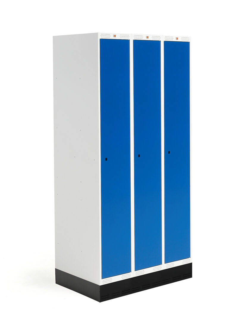 Szafka do szatni ROZ, 3 moduły, 3 drzwi, 1890x900x550 mm, niebieski, z podstawą