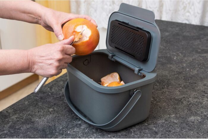 POJEMNIK KOSZ NA ODPADKI OBIERKI BIO BINI 4,5L - obrazek 2
