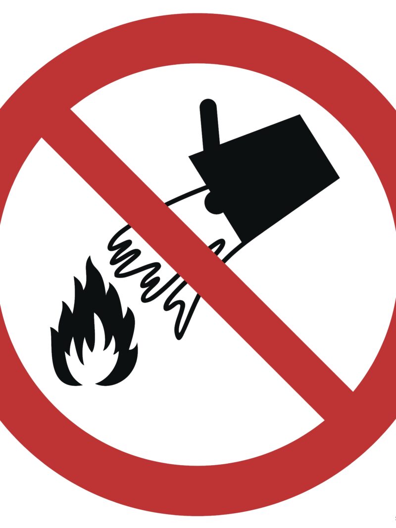 GA011 Zakaz gaszenie wodą -  12 naklejek