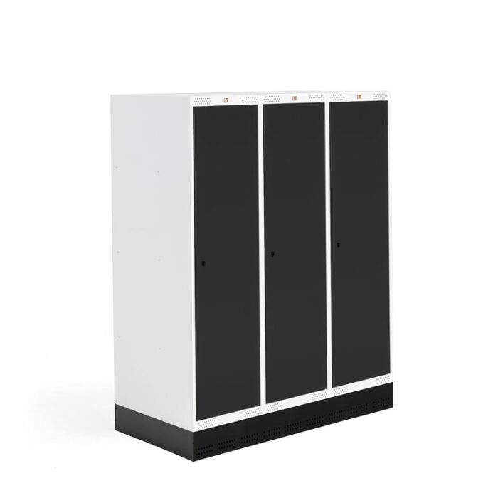 Szafka do szatni ROZ, 3 moduły, 3 drzwi, 1510x1200x550 mm, czarny, z podstawą